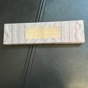 Dominique Cosmetics sweater mini palette